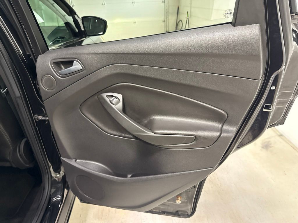 2014 Ford Escape 4WD 4dr Titanium - 23041777 - 40
