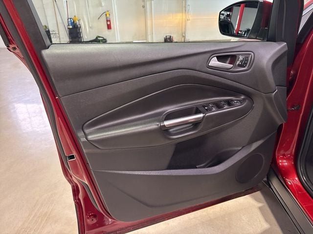 2014 Ford Escape FWD 4dr Titanium - 23002453 - 31