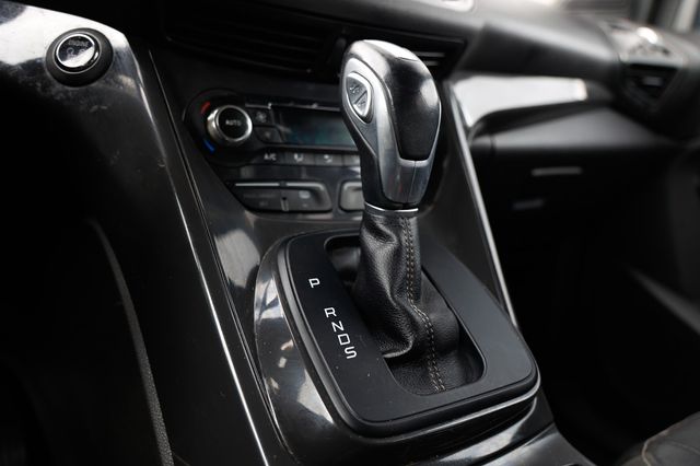 2014 Ford Escape FWD 4dr Titanium - 22990344 - 38