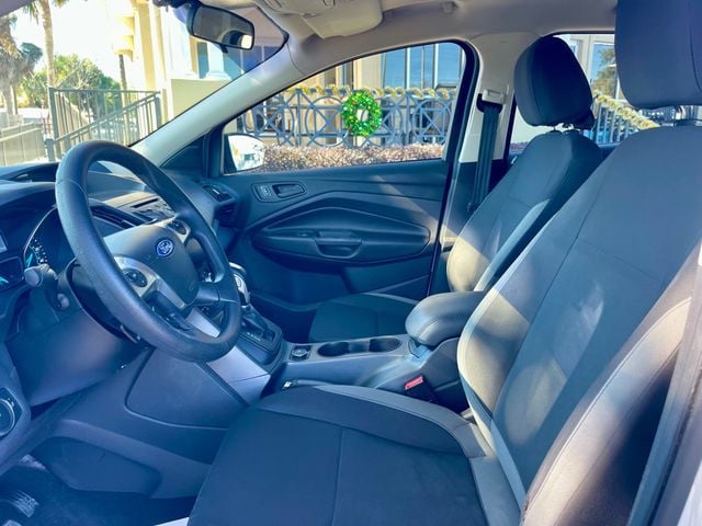 2014 Ford Escape S - 22965784 - 9