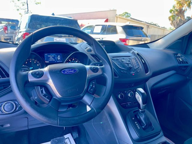 2014 Ford Escape S - 22965784 - 11