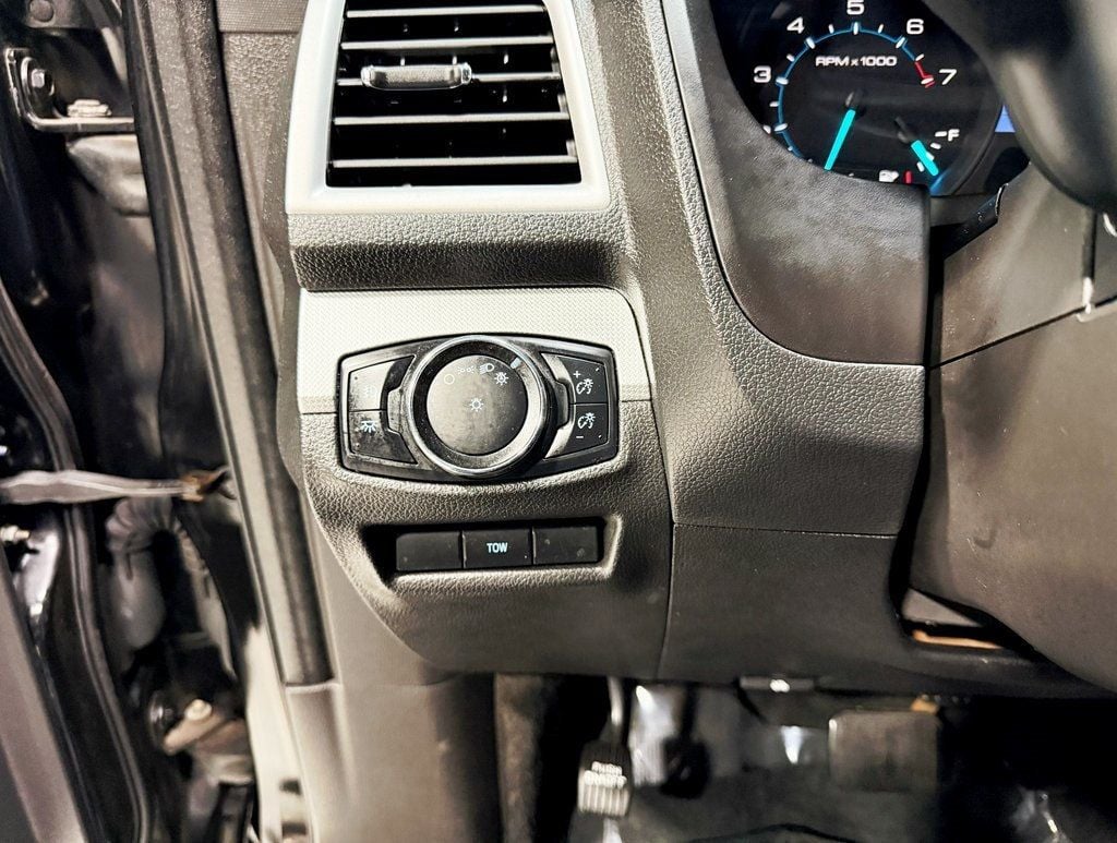 2014 Ford Explorer 4WD 4dr XLT - 22930630 - 12