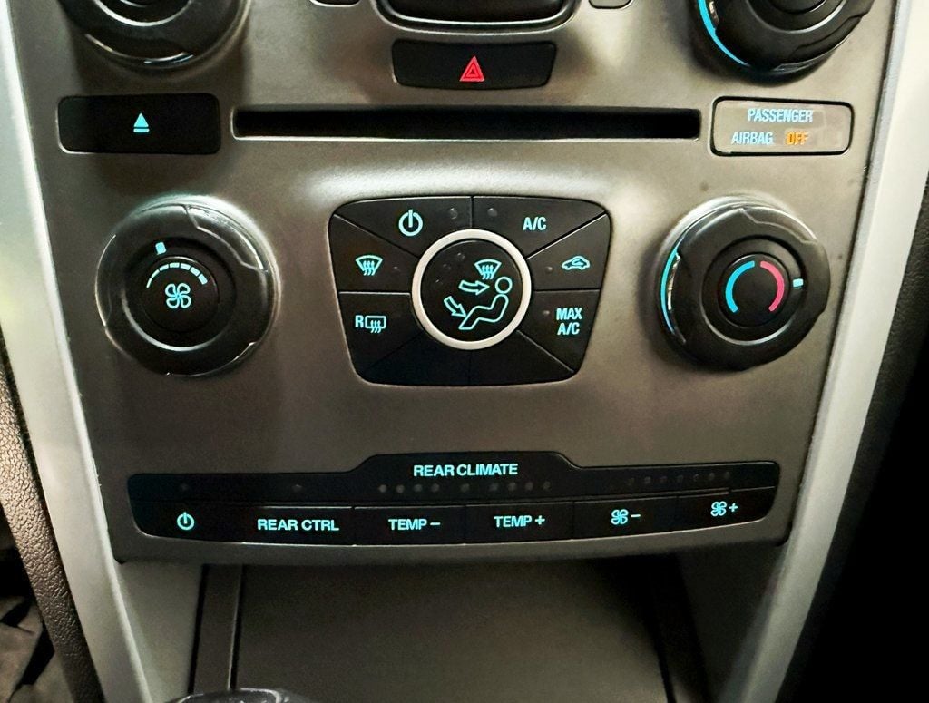 2014 Ford Explorer 4WD 4dr XLT - 22930630 - 16