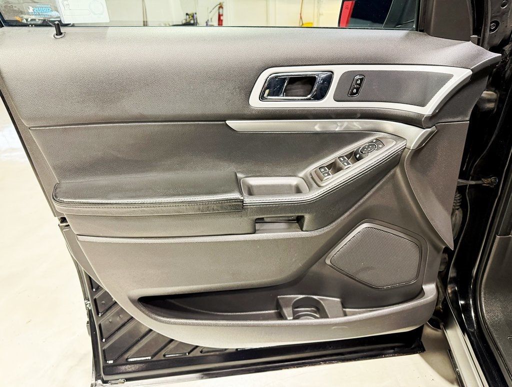 2014 Ford Explorer 4WD 4dr XLT - 22930630 - 24