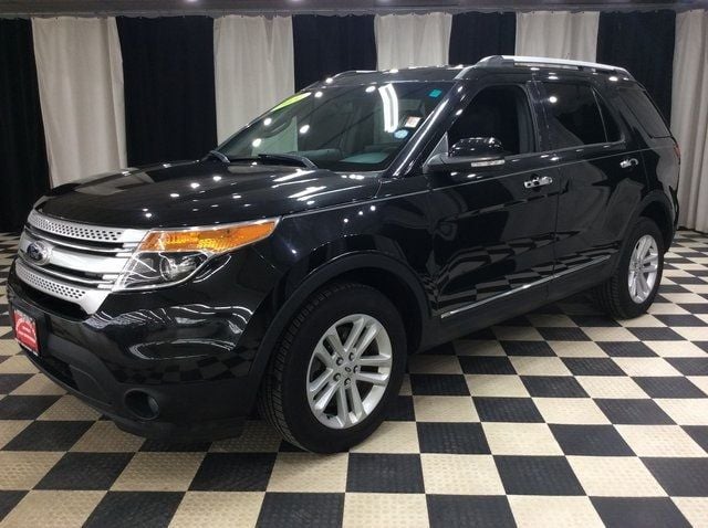 2014 Ford Explorer XLT photo 3