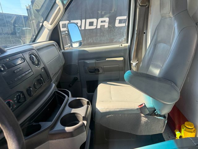 2014 Ford E-350 Enclosed Utility Service Truck  - 22995868 - 9