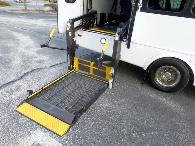 2014 Ford E-350 Non-CDL Wheelchair Accessible Shuttle Bus For Adults Seniors Church Handicapped Transportation - 22939368 - 15