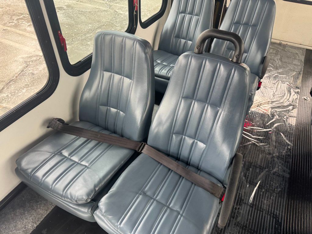 2014 Ford E-350 Non-CDL Wheelchair Shuttle Bus Adult Wheelchair-Accessible Transportation - 22958809 - 25