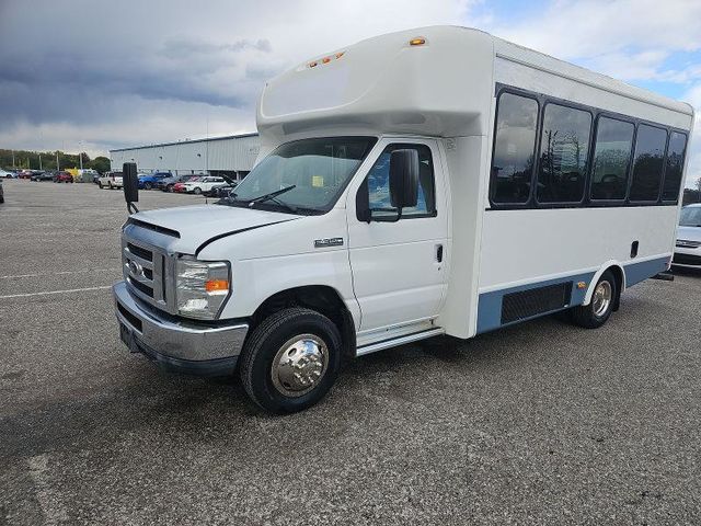 2014 Ford E-350 Non-CDL Wheelchair Shuttle Bus For Adults Seniors Wheelchair Accessible Transportation - 22961890 - 1