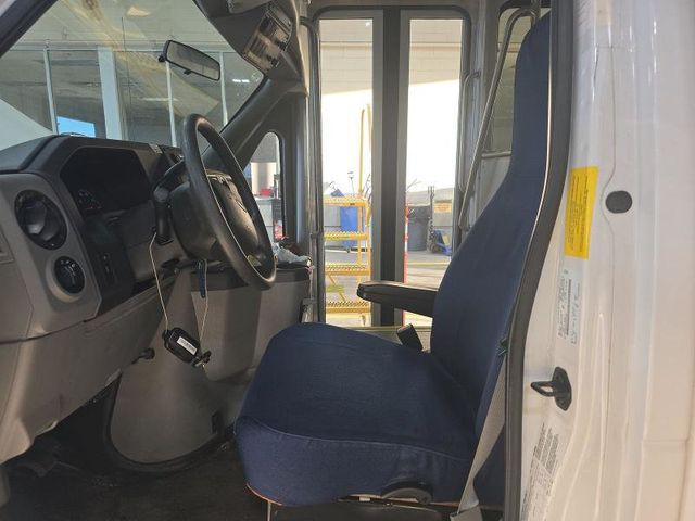 2014 Ford E-350 Non-CDL Wheelchair Shuttle Bus For Adults Seniors Wheelchair Accessible Transportation - 22961890 - 3