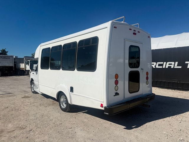 2014 Ford E-350 Shuttle Bus  - 22979694 - 2