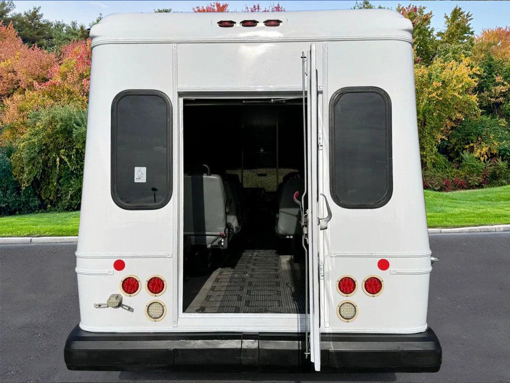 2014 Ford E-450 18 Passenger Wheelchair Shuttle Bus For Adults Seniors Church Handicapped Transport - 22667822 - 12