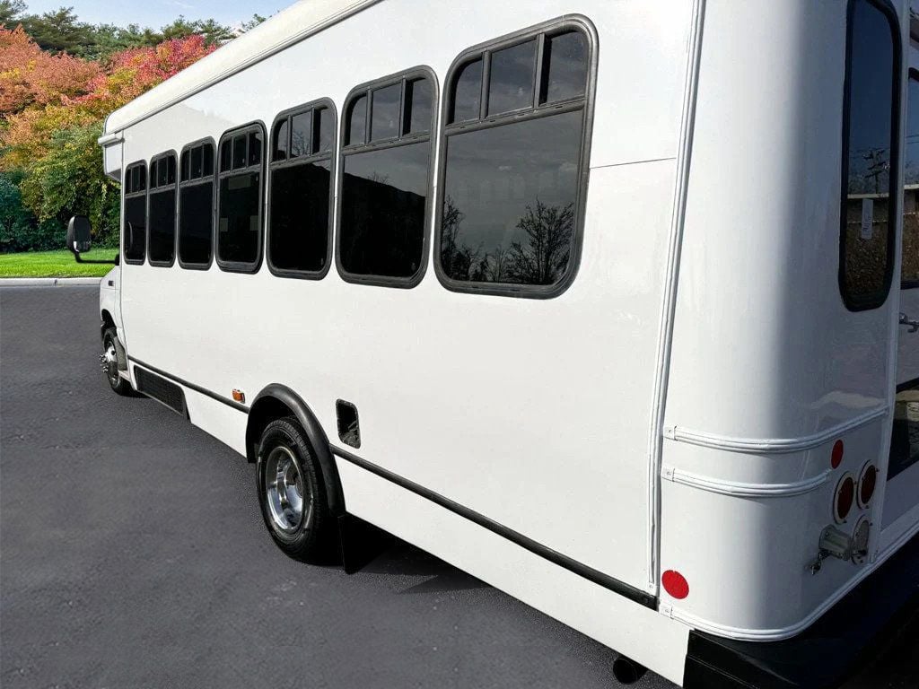 2014 Ford E-450 18 Passenger Wheelchair Shuttle Bus For Adults Seniors Church Handicapped Transport - 22667822 - 13