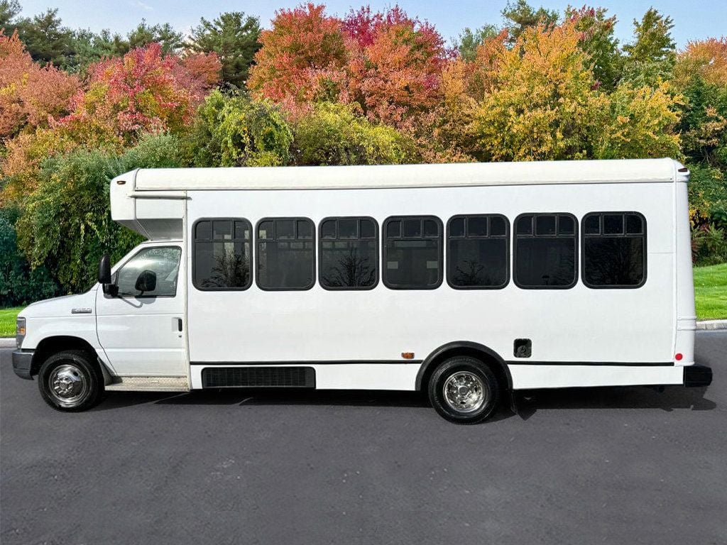 2014 Ford E-450 18 Passenger Wheelchair Shuttle Bus For Adults Seniors Church Handicapped Transport - 22667822 - 15