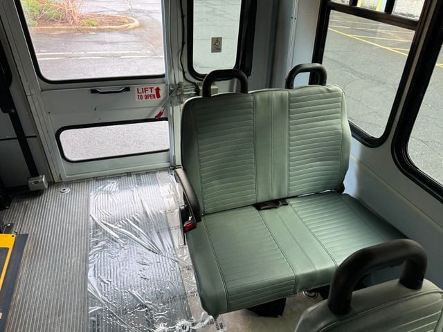 2014 Ford E-450 18 Passenger Wheelchair Shuttle Bus For Adults Seniors Church Handicapped Transport - 22667822 - 28