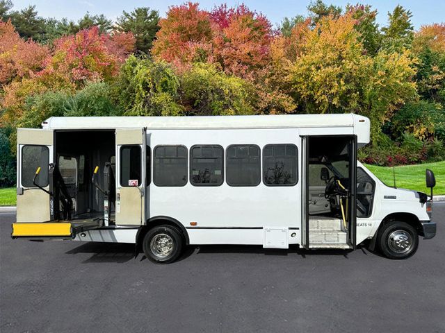 2014 Ford E-450 18 Passenger Wheelchair Shuttle Bus For Adults Seniors Church Handicapped Transport - 22667822 - 4