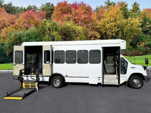 2014 Ford E-450 18 Passenger Wheelchair Shuttle Bus For Adults Seniors Church Handicapped Transport - 22667822 - 7