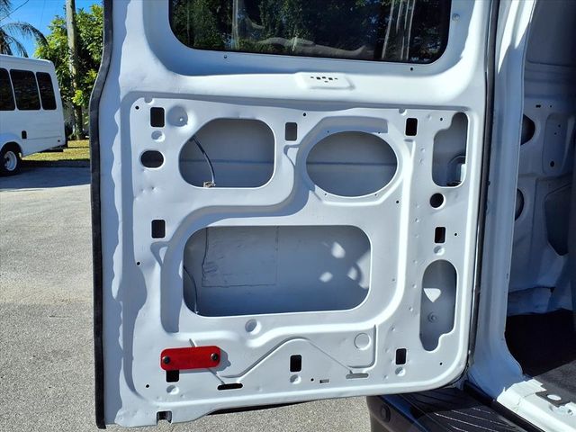 2014 Ford E-Series E-250 - 22943398 - 24