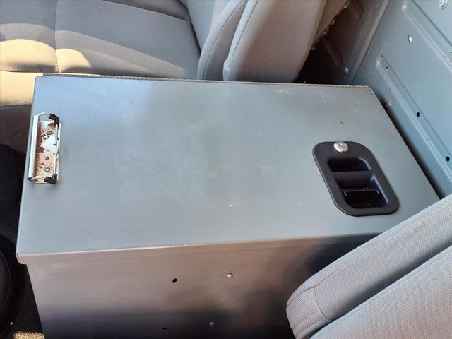 2014 Ford E-Series E-250 - 22943398 - 28