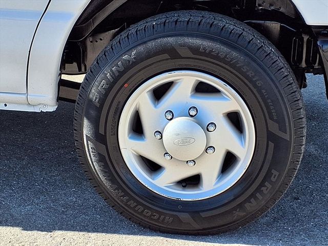 2014 Ford E-Series E-250 - 22943398 - 35