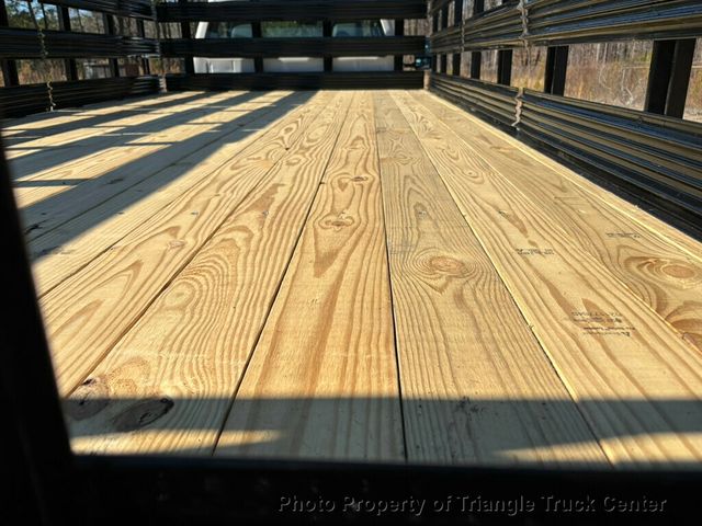 2014 Ford F550 LONG 16+ FOOT WITH LIFT GATE JUST 10K MILES! ONE OWNER! HEAVY SPEC 19,500 GVW! FINANCE OR LEASE! - 22947385 - 9