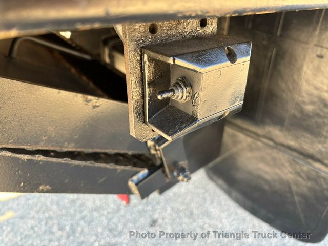 2014 Ford F550 LONG 16+ FOOT WITH LIFT GATE JUST 10K MILES! ONE OWNER! HEAVY SPEC 19,500 GVW! FINANCE OR LEASE! - 22947385 - 11