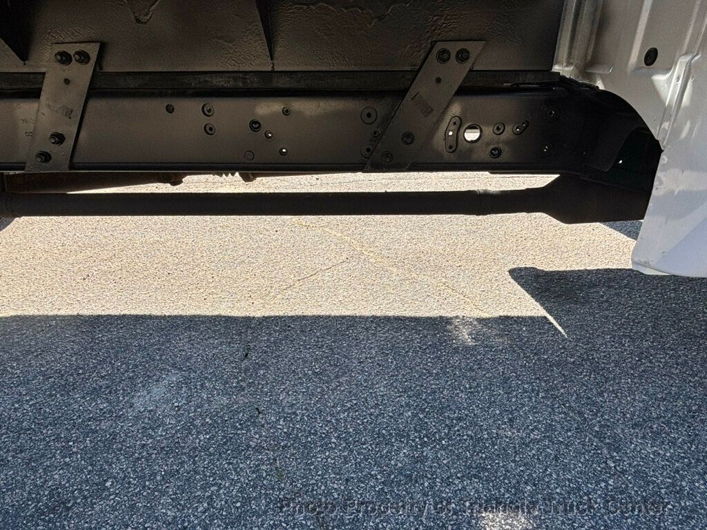 2014 Ford F550 LONG 16+ FOOT WITH LIFT GATE JUST 10K MILES! ONE OWNER! HEAVY SPEC 19,500 GVW! FINANCE OR LEASE! - 22947385 - 17