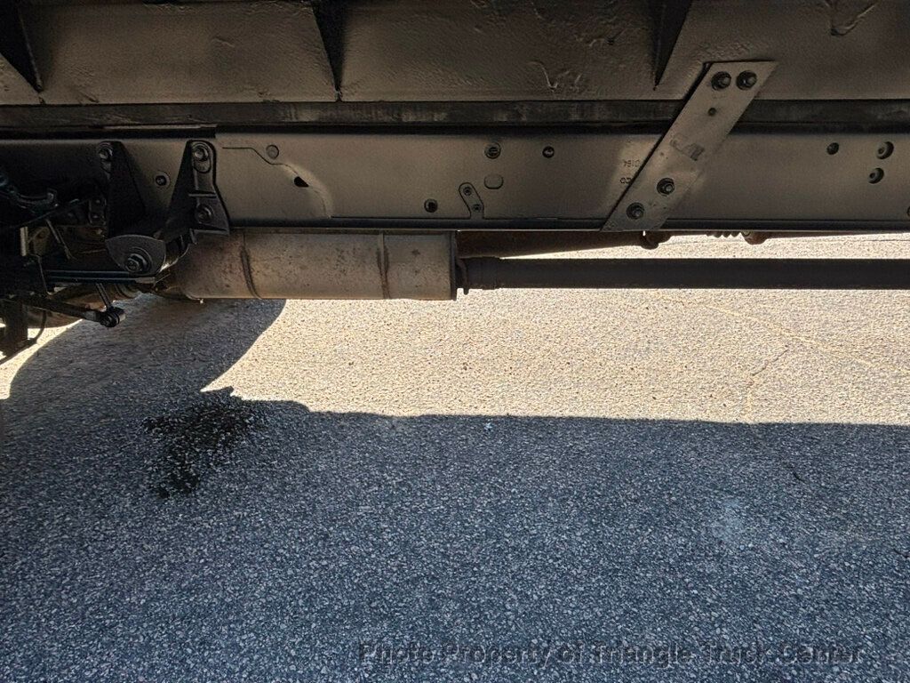 2014 Ford F550 LONG 16+ FOOT WITH LIFT GATE JUST 10K MILES! ONE OWNER! HEAVY SPEC 19,500 GVW! FINANCE OR LEASE! - 22947385 - 18