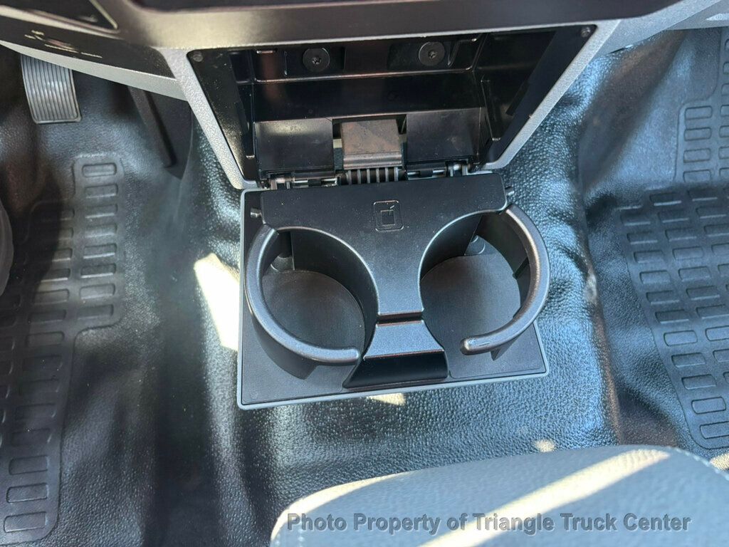 2014 Ford F550 LONG 16+ FOOT WITH LIFT GATE JUST 10K MILES! ONE OWNER! HEAVY SPEC 19,500 GVW! FINANCE OR LEASE! - 22947385 - 28