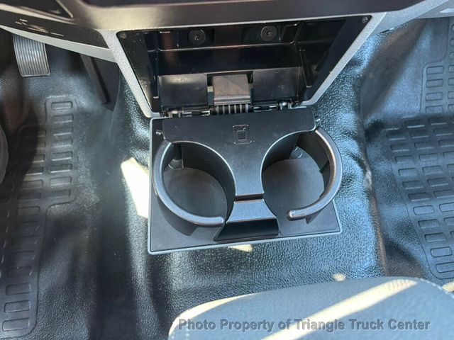 2014 Ford F550 LONG 16+ FOOT WITH LIFT GATE JUST 10K MILES! ONE OWNER! HEAVY SPEC 19,500 GVW! FINANCE OR LEASE! - 22947385 - 28