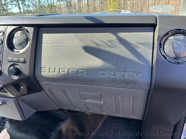 2014 Ford F550 LONG 16+ FOOT WITH LIFT GATE JUST 10K MILES! ONE OWNER! HEAVY SPEC 19,500 GVW! FINANCE OR LEASE! - 22947385 - 32