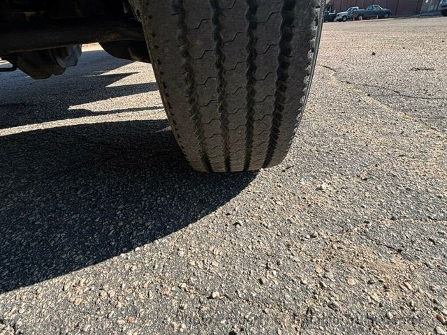 2014 Ford F550 LONG 16+ FOOT WITH LIFT GATE JUST 10K MILES! ONE OWNER! HEAVY SPEC 19,500 GVW! FINANCE OR LEASE! - 22947385 - 40