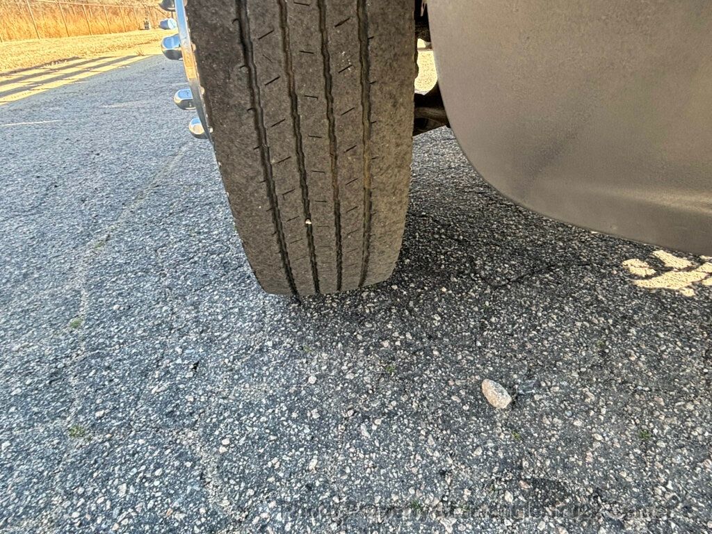 2014 Ford F550 LONG 16+ FOOT WITH LIFT GATE JUST 10K MILES! ONE OWNER! HEAVY SPEC 19,500 GVW! FINANCE OR LEASE! - 22947385 - 41