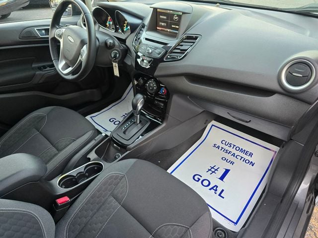 2014 Ford Fiesta 5dr Hatchback SE - 23018741 - 3