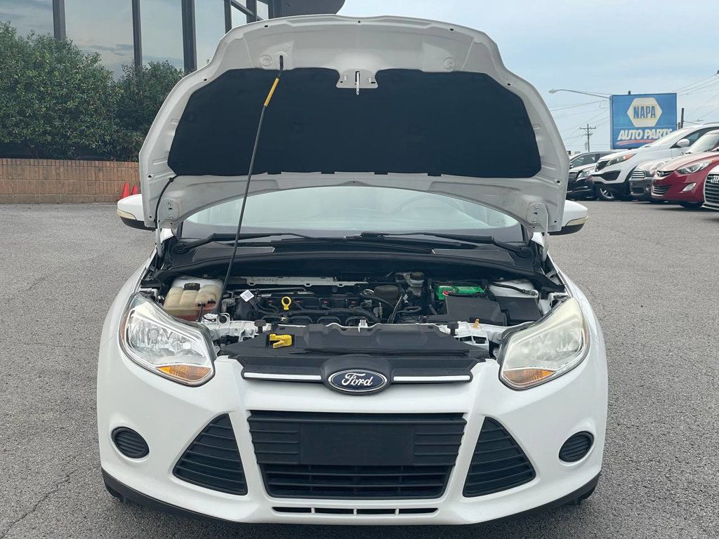 2014 Ford Focus SE photo 21