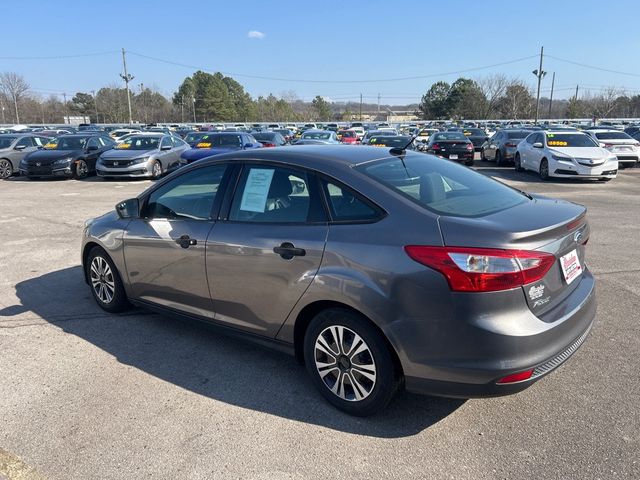 2014 Ford Focus 4dr Sedan S - 22983086 - 5