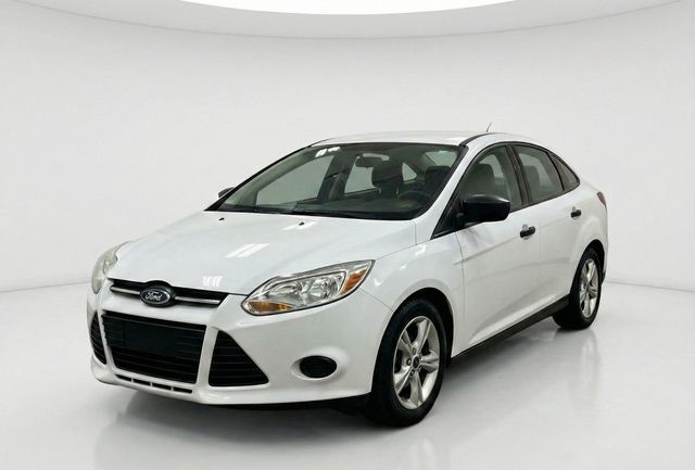 2014 Ford Focus 4dr Sedan S - 22976570 - 0