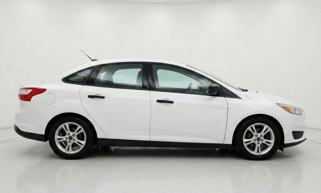 2014 Ford Focus 4dr Sedan S - 22976570 - 3