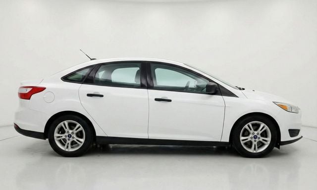 2014 Ford Focus 4dr Sedan S - 22976570 - 3