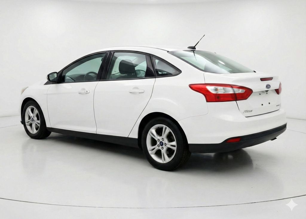 2014 Ford Focus 4dr Sedan S - 22976570 - 5
