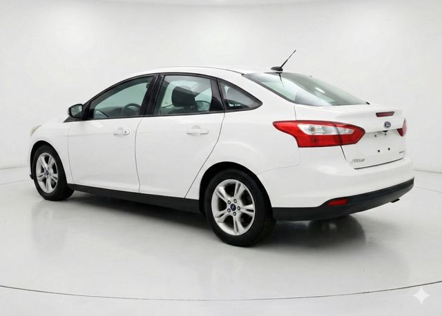 2014 Ford Focus 4dr Sedan S - 22976570 - 5