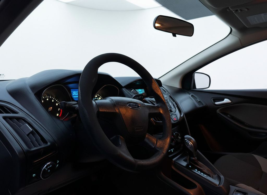 2014 Ford Focus 4dr Sedan S - 22976570 - 7