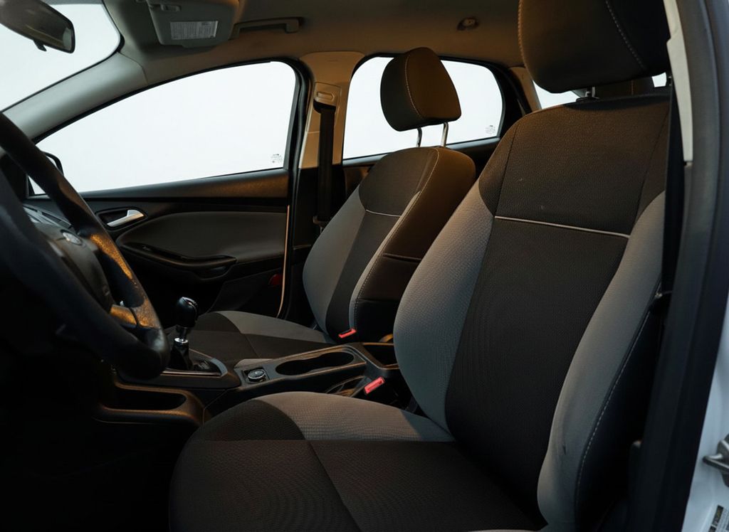 2014 Ford Focus 4dr Sedan S - 22976570 - 8