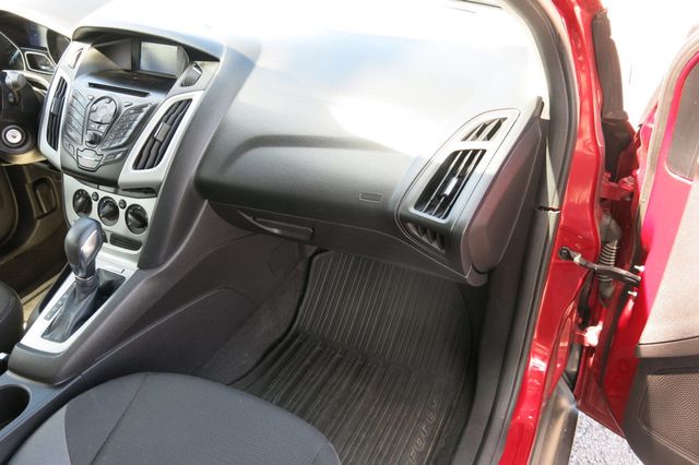 2014 Ford Focus 4dr Sedan SE - 23040925 - 11