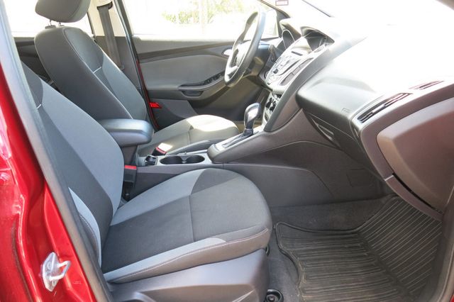 2014 Ford Focus 4dr Sedan SE - 23040925 - 13