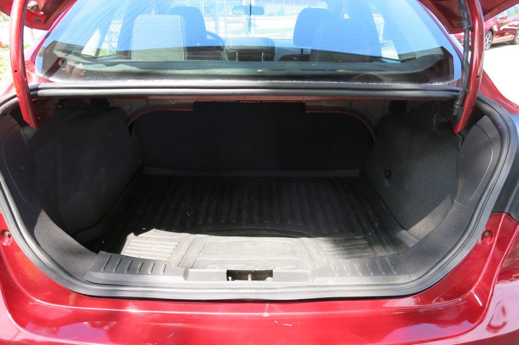 2014 Ford Focus 4dr Sedan SE - 23040925 - 16