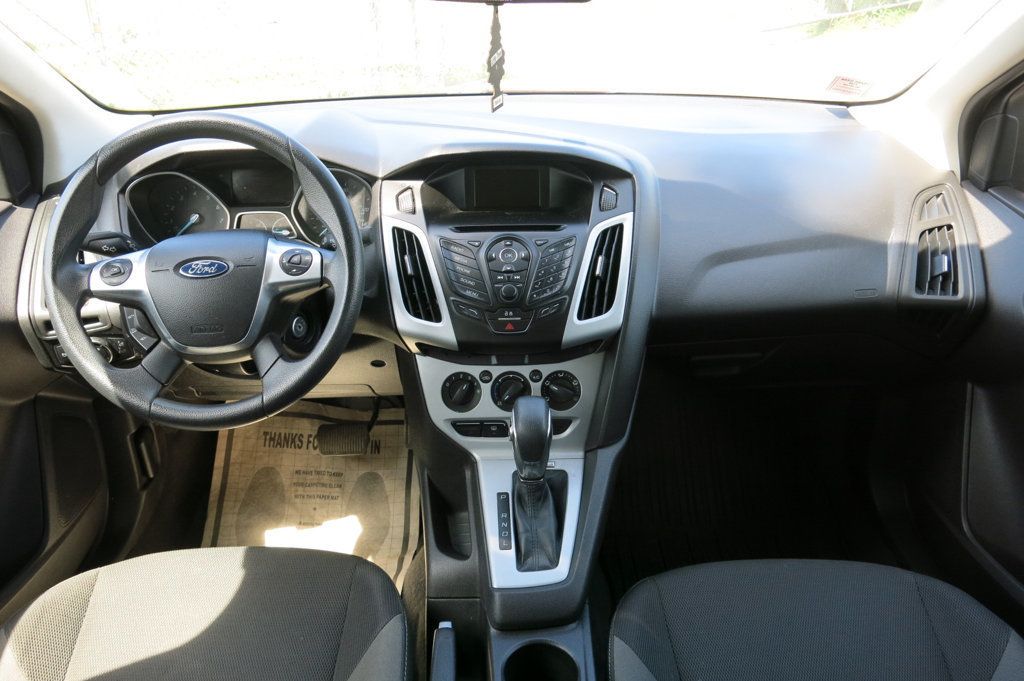 2014 Ford Focus 4dr Sedan SE - 23040925 - 18