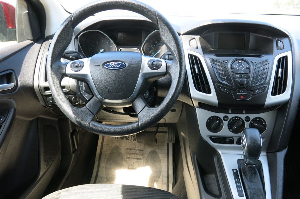 2014 Ford Focus 4dr Sedan SE - 23040925 - 19
