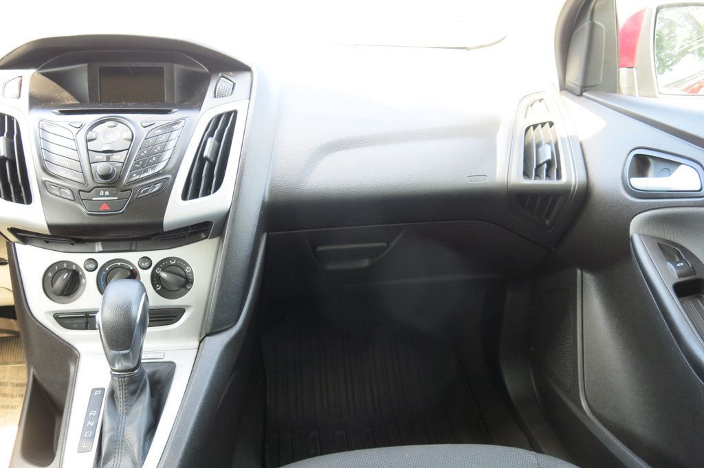2014 Ford Focus 4dr Sedan SE - 23040925 - 20