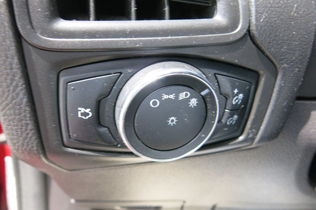 2014 Ford Focus 4dr Sedan SE - 23040925 - 22